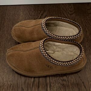 Youth Ugg Tasman slippers